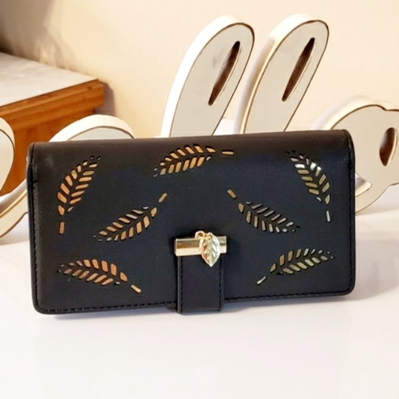 🆕 Black~ Elegant Leaf Buckle Wallet - Picture 5 of 8